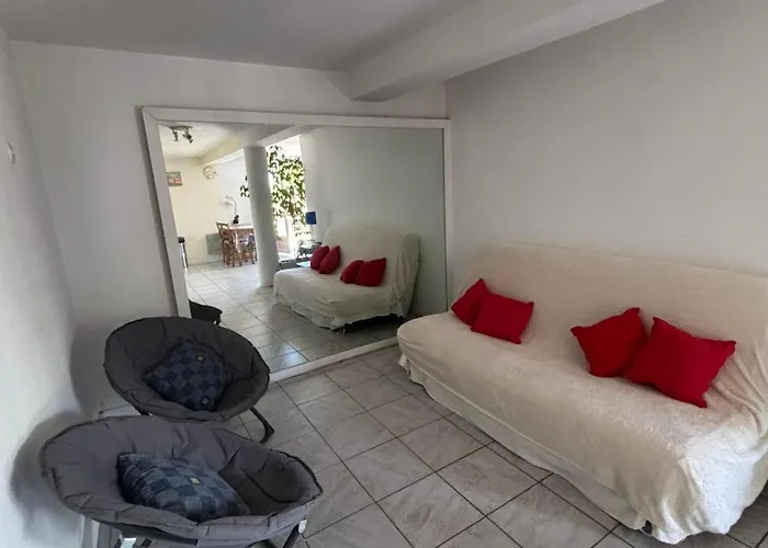 Lägenhet Rez De De 45 M2 Calme Et Fleuri Afa