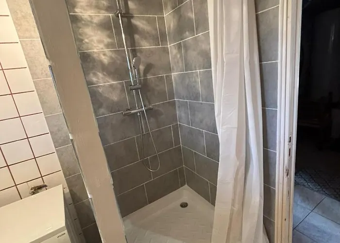 Lägenhet Rez De De 45 M2 Calme Et Fleuri *