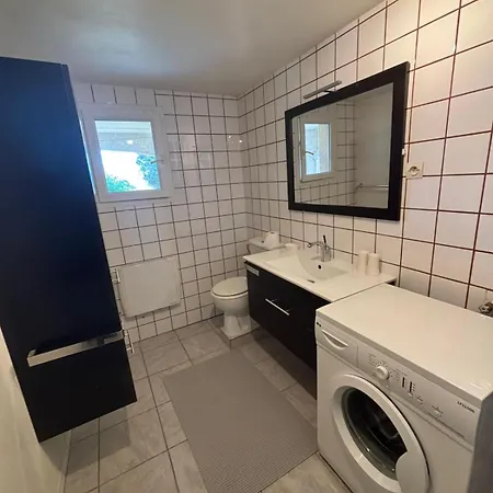 Rez De De 45 M2 Calme Et Fleuri