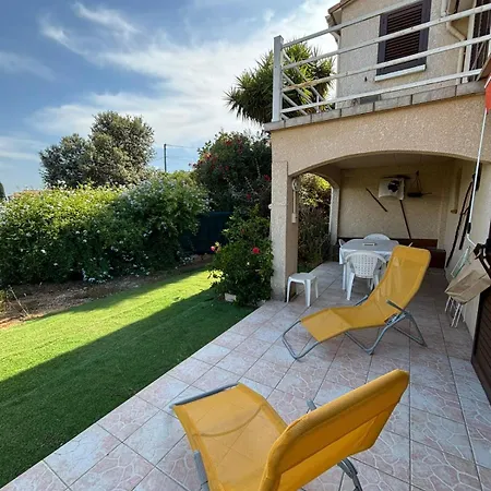 Rez De De 45 M2 Calme Et Fleuri Appartamento *