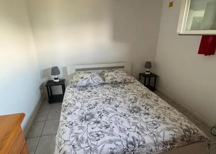 דירה Rez De De 45 M2 Calme Et Fleuri *