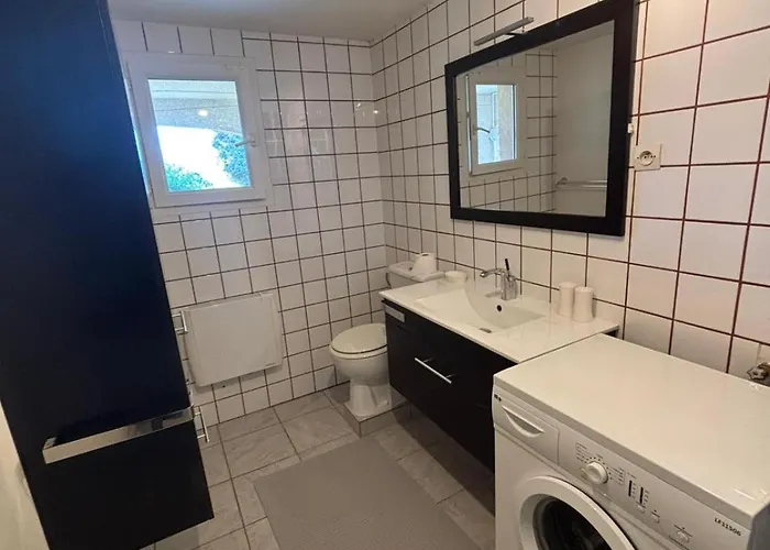 Rez De De 45 M2 Calme Et Fleuri